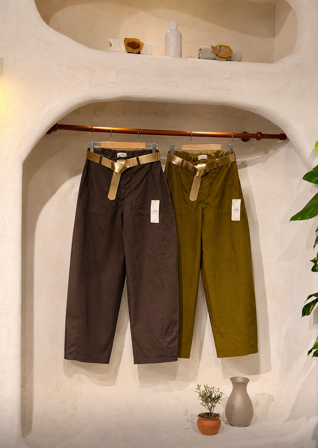 Pantalón Chic con Cinturón (in Italy)